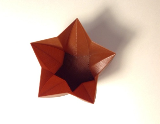 扭曲小筆筒3D打印模型