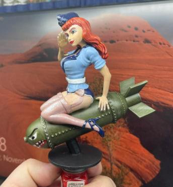 身著制服和貝雷帽的貝蒂·佩吉3D打印模型