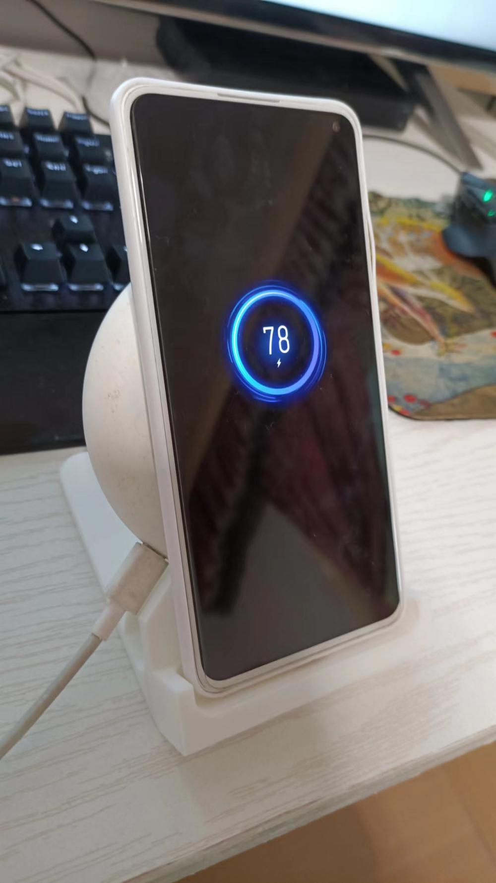 無(wú)線充電手機(jī)支架3D打印模型